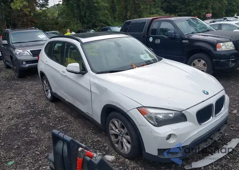 2014 BMW X1 xDrive28I z USA, uszkodzony, nr VIN WBAVL1C57EVY15586